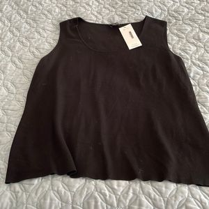 Lafayette 148, New York black sweater no sleeves size 2X